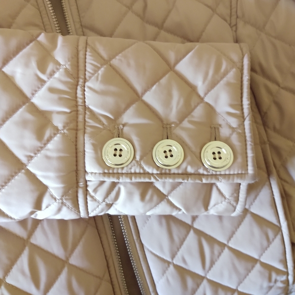 Calvin Klein Short Quilted Jacket - Picture 5 of 7